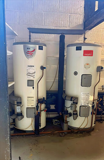 https://westminsterhotwater.com.au/uploads/2025/06/electric-hot-water-system-10198.jpg