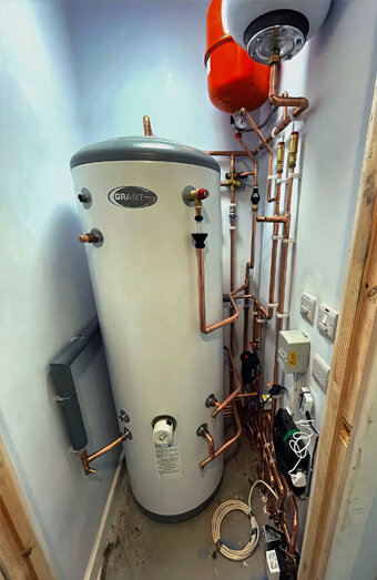 https://westminsterhotwater.com.au/uploads/2025/06/gas-hot-water-system-11703.jpg