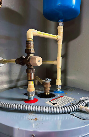 https://westminsterhotwater.com.au/uploads/2025/06/gas-hot-water-system-63012.jpg
